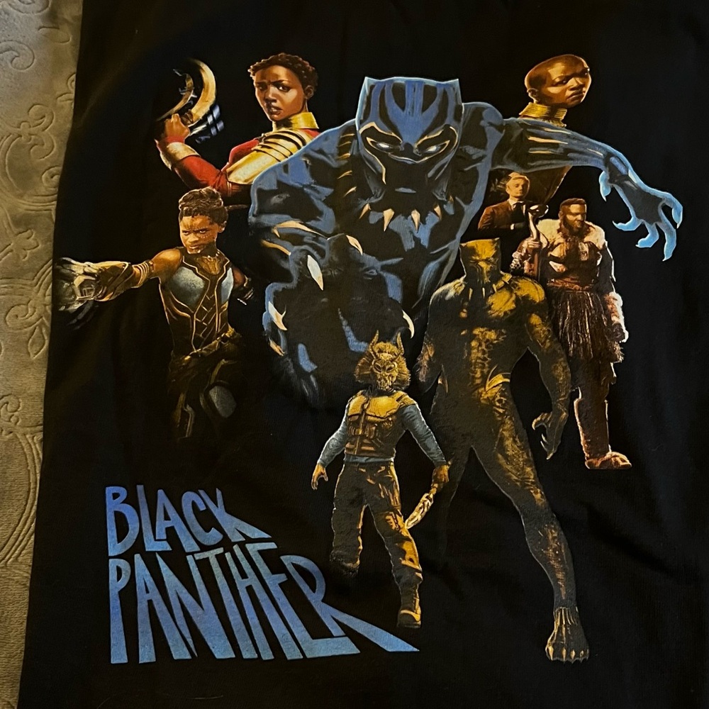NWT XXL UNISEX BLACK PANTHER MULTICOLOR GRAPHIC TEE LICENSED